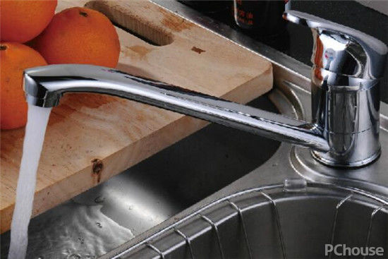 厨房水槽水龙头如何拆卸 厨房水龙头如何安装