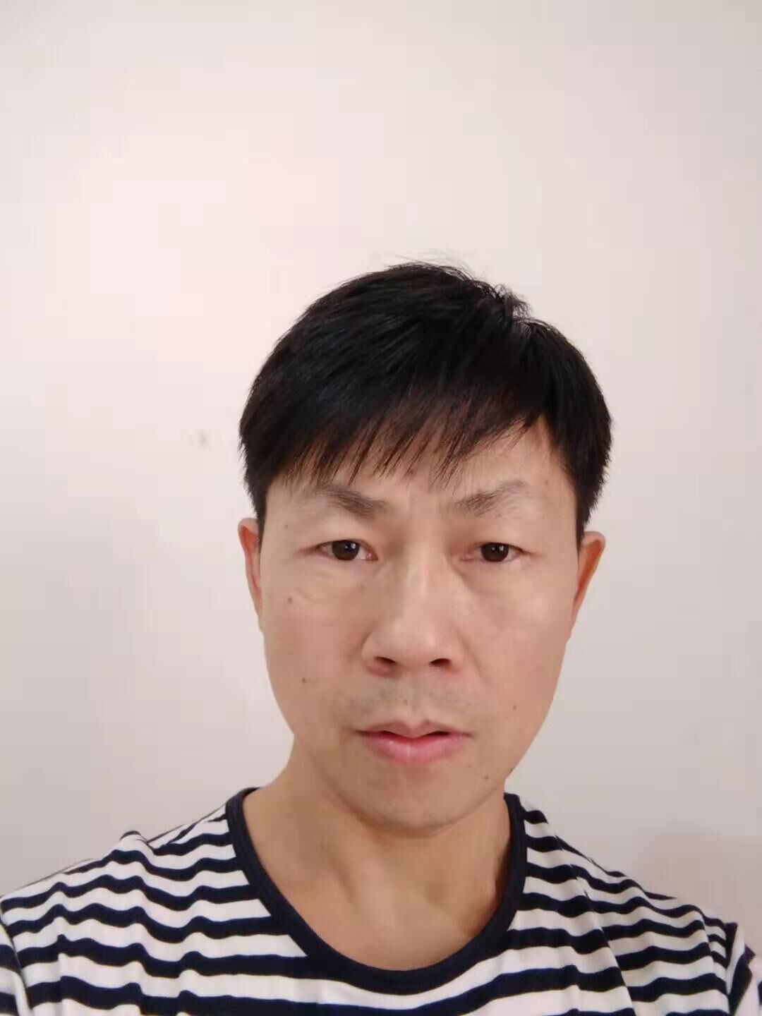 王斌 