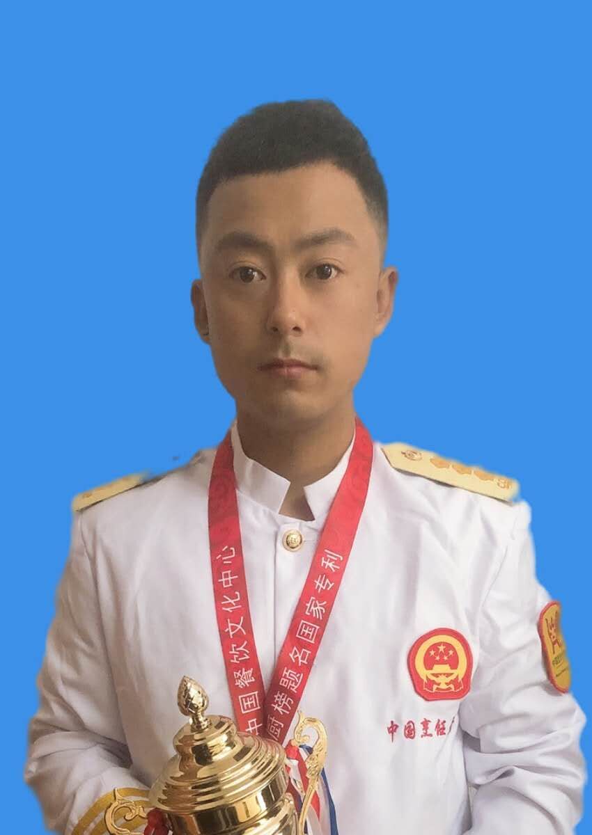 李冰 