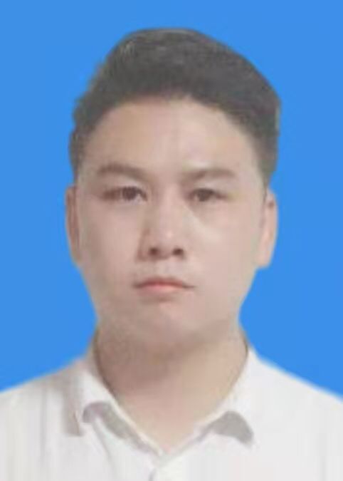 黄龙龙 