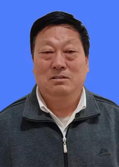 杨立峰 