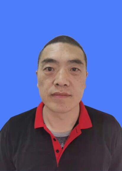 李伟 