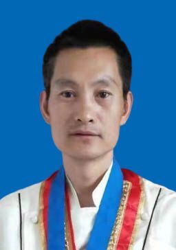 张磊 