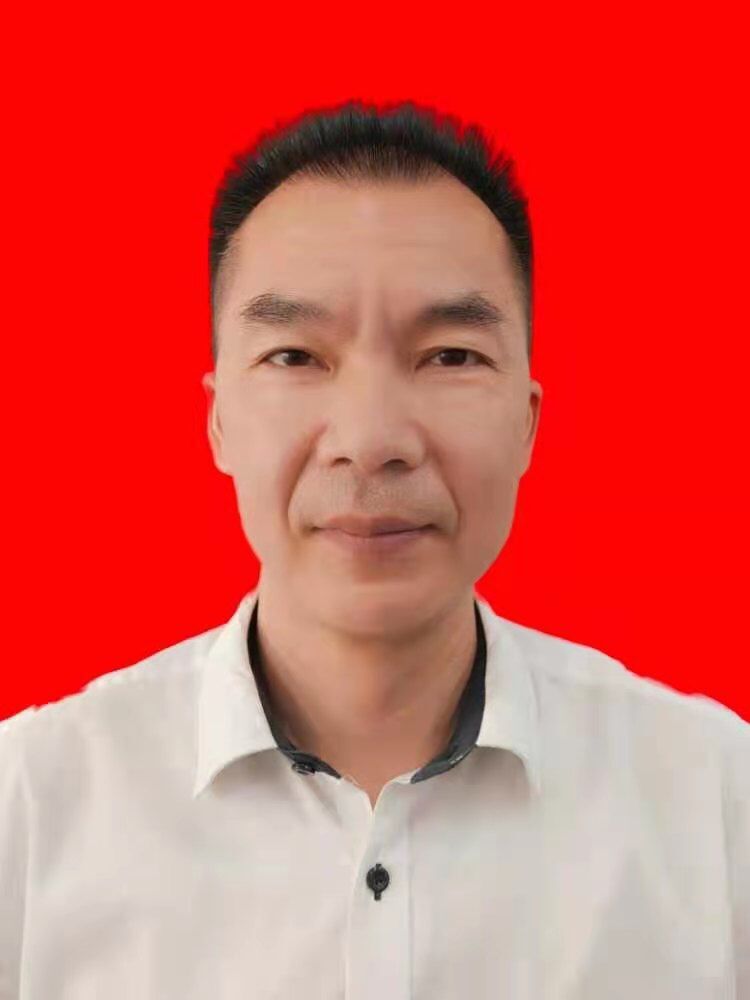杨均平 