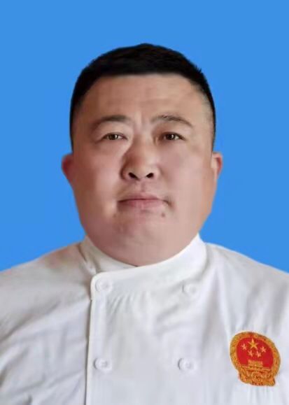 于作强 