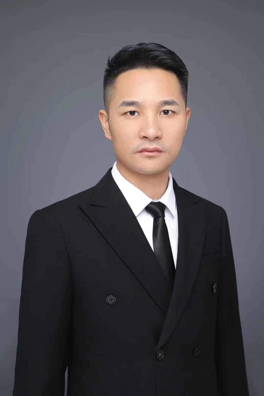黄志宁 