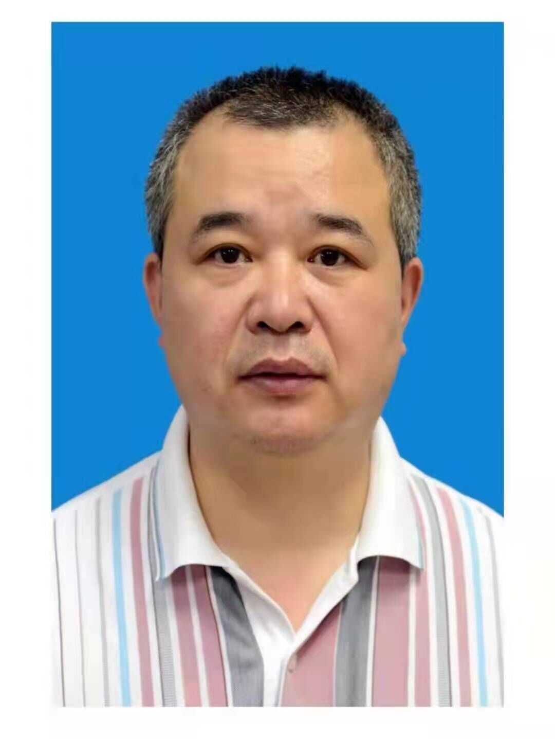 王文周 