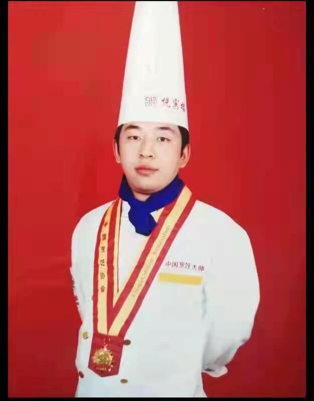 赵宝明 