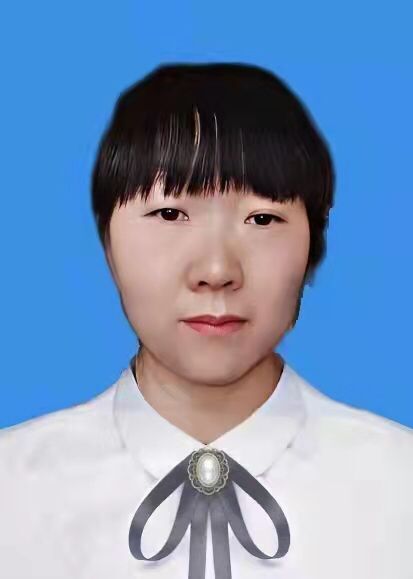 李慧云 
