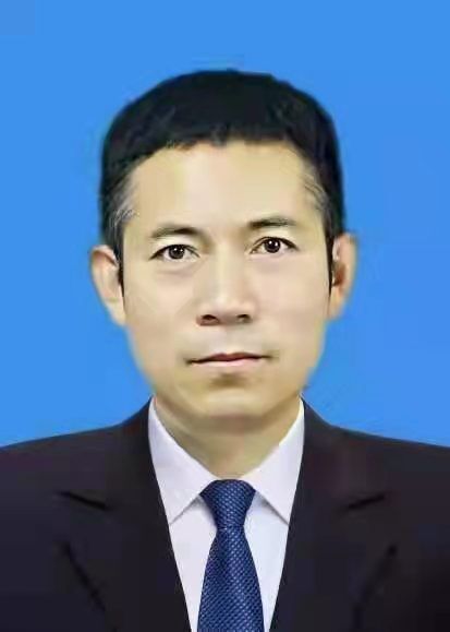 任士阁 