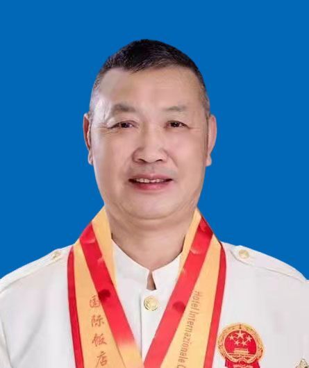 周新明 