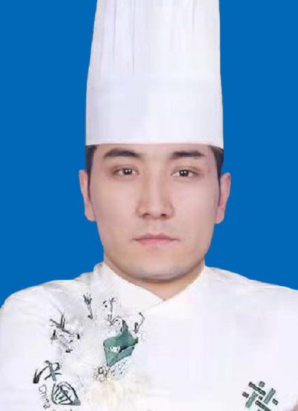 努尔艾力.托合提玉苏普 