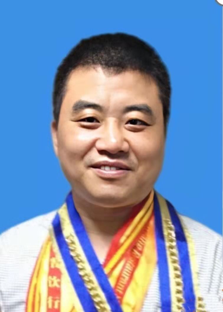 李君 