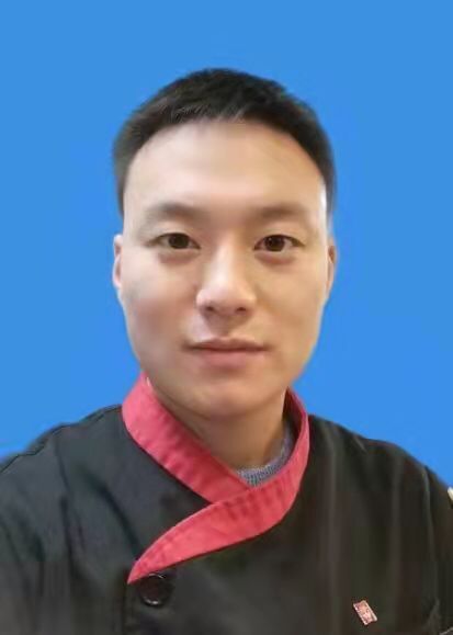 万红磊 