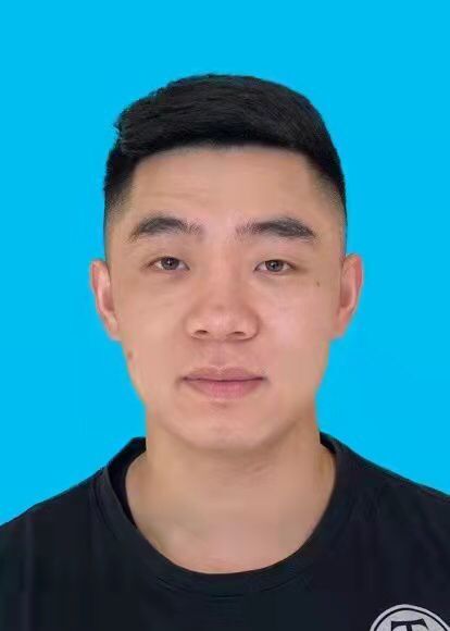 张龙飞 
