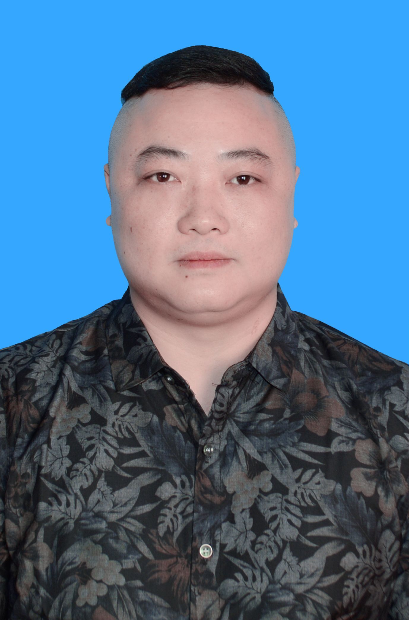 朱卫  